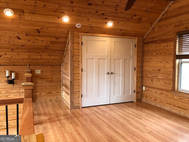 Building Photo - 4067 Fincher Dr