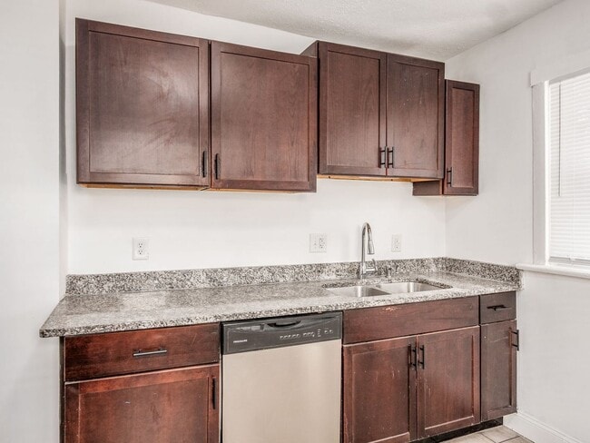 Building Photo - 1359 N 6th St