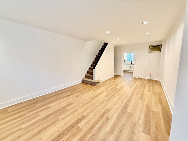 Building Photo - Just RENOVATED open floorplan 3 BED/1 BA HOME w/ WASHER/DRYER & large PATIO on Great Block in Sou...