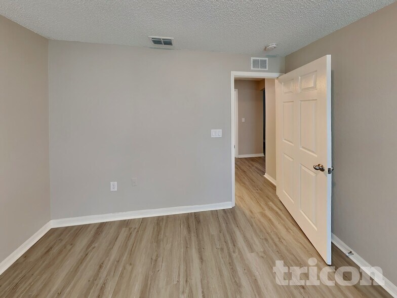 Building Photo - 102 Milton Pl