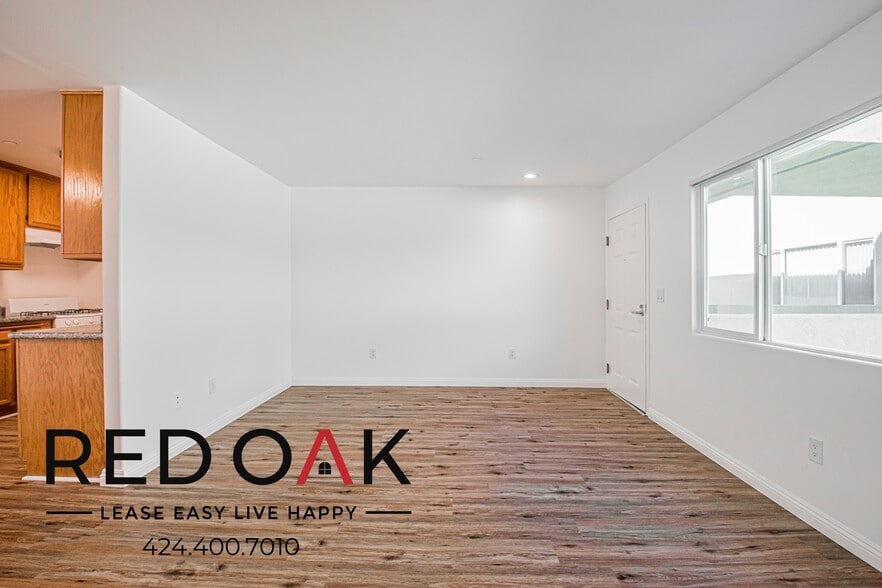 Building Photo - 326 S Westlake Ave