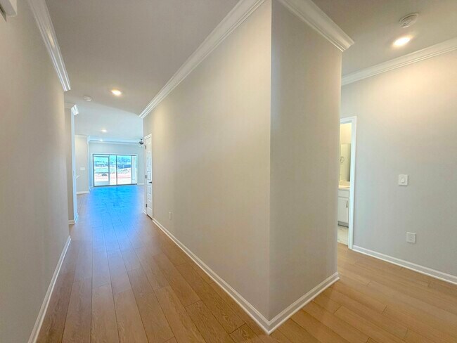 Building Photo - 214 Stockyard Cir