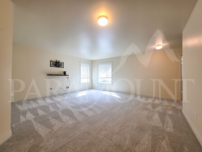 Building Photo - 2163 SW Warbler Way
