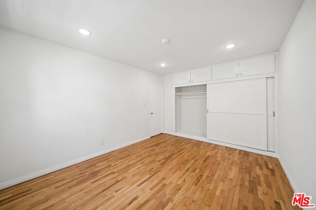 Building Photo - 1206 Hayworth Ave