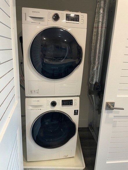 Building Photo - 55 W Fifth St