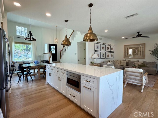 Building Photo - 8992 Trumpets Ct