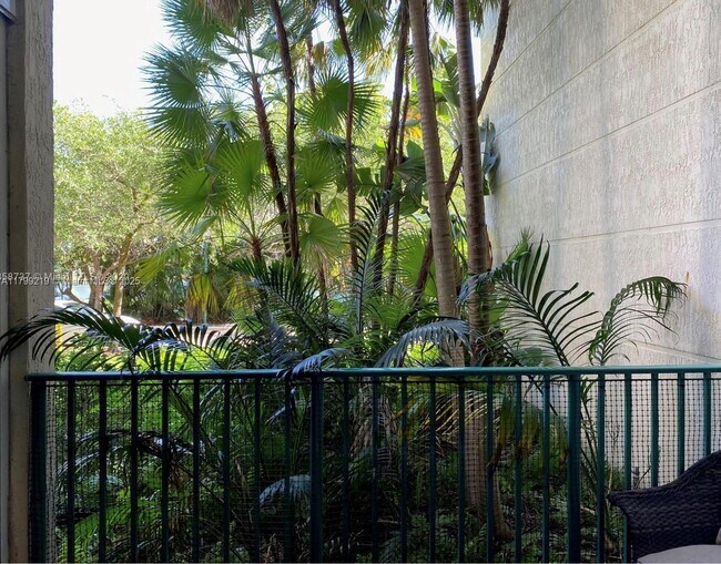 Building Photo - 20000 E Country Club Dr