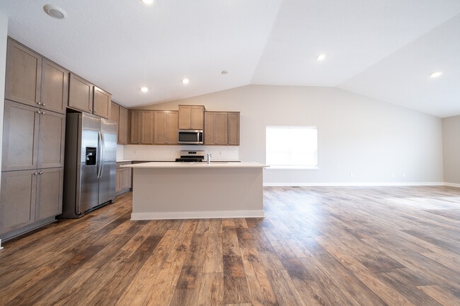 Building Photo - 5109 Mustang Dr