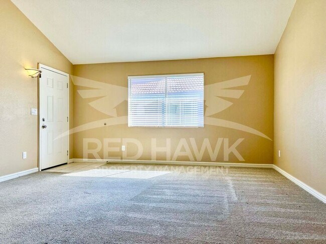 Building Photo - 623 W Guadalupe Rd