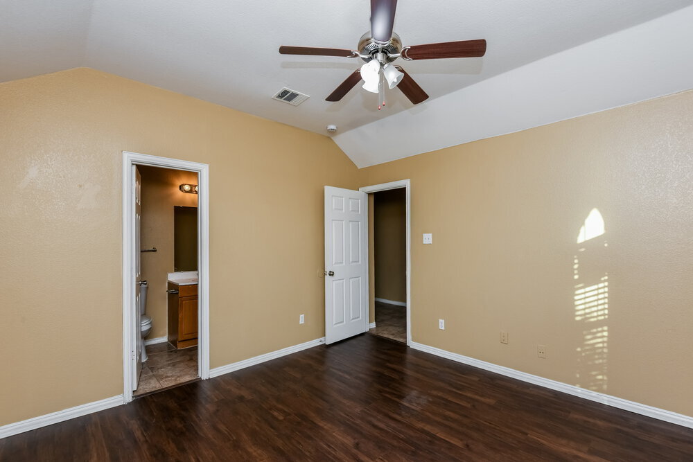 Building Photo - 1901 Belshire Ct