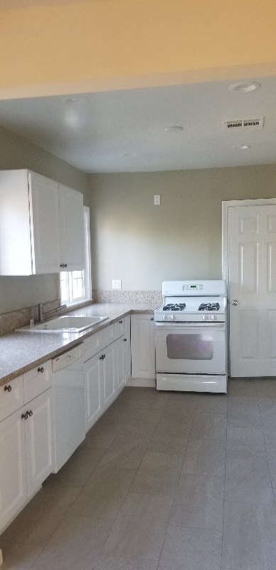 Building Photo - 501 Grove Pl