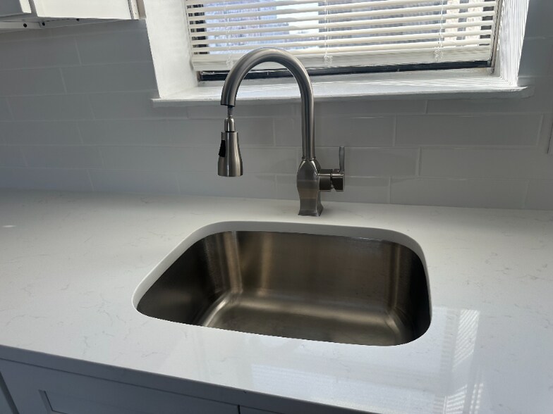 Building Photo - 67 Brinkerhoff St