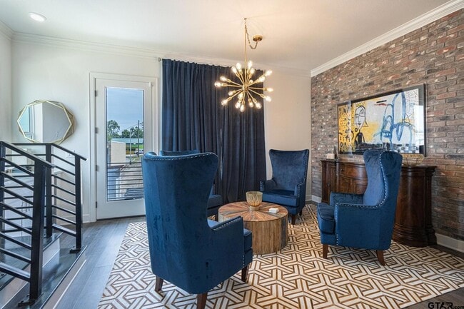 Building Photo - 540 W Erwin St