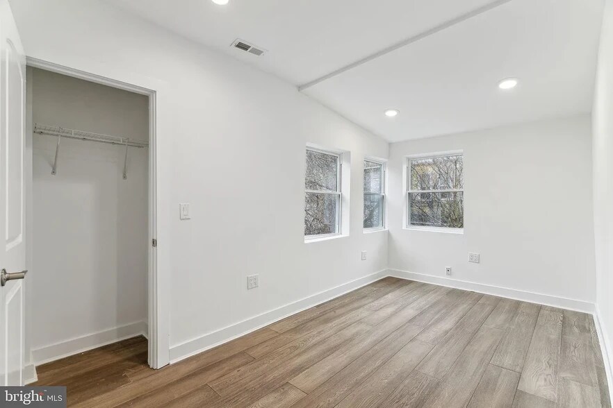 Building Photo - 2146 N Van Pelt St