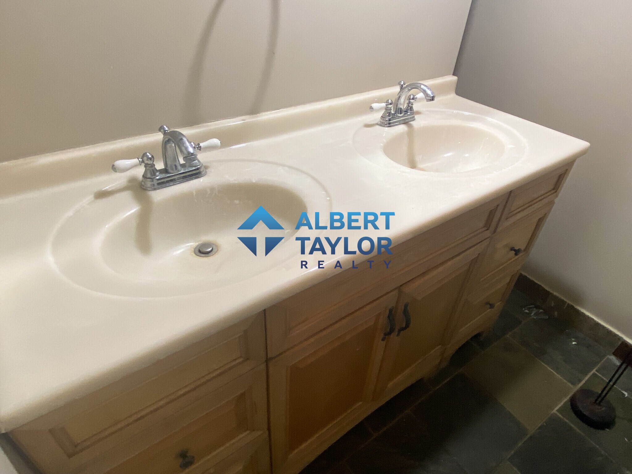 Building Photo - 1 Parker Hill Ter