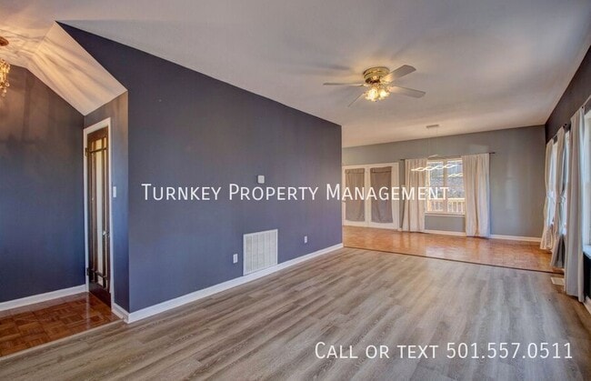 Building Photo - 3 Rocky Top Cove