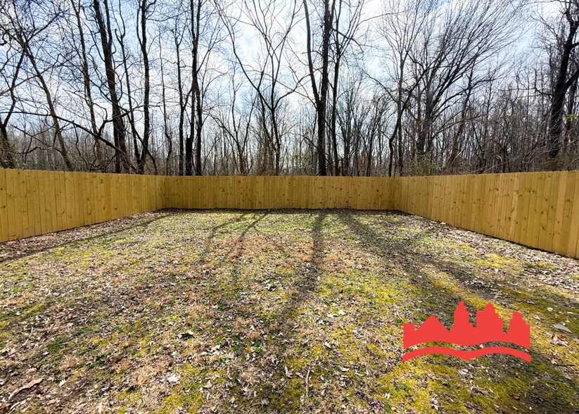 Building Photo - 3627 Royal Wood Dr