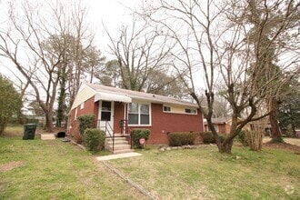 Building Photo - Adorable and affordable!  3 Bedroom Ranch ...