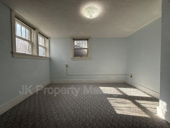 Building Photo - 2217 1st Ave S