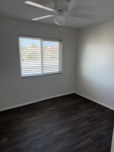 Building Photo - 561 Spring Rd