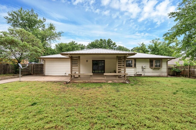 Building Photo - 1306 Brookfield Ln