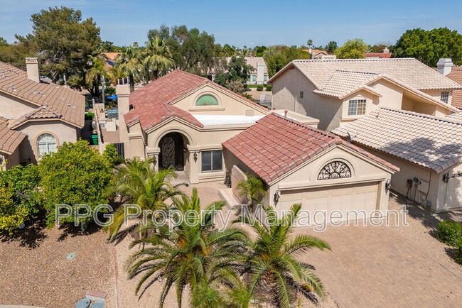 Primary Photo - 4725 N Brookview Terrace