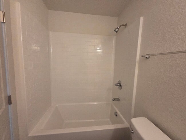 Building Photo - 195 Hacienda Loop