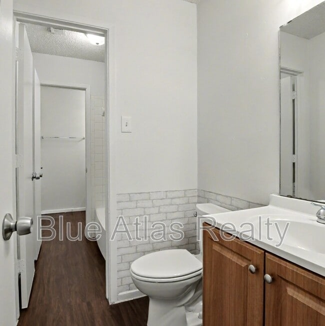 Building Photo - 610 Lillard Rd