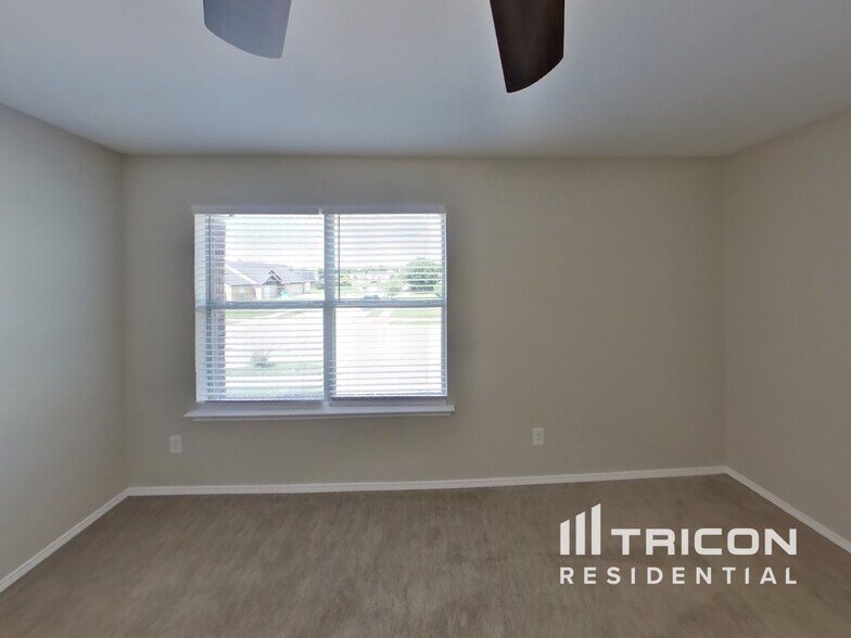 Building Photo - 361 Allenwood Dr