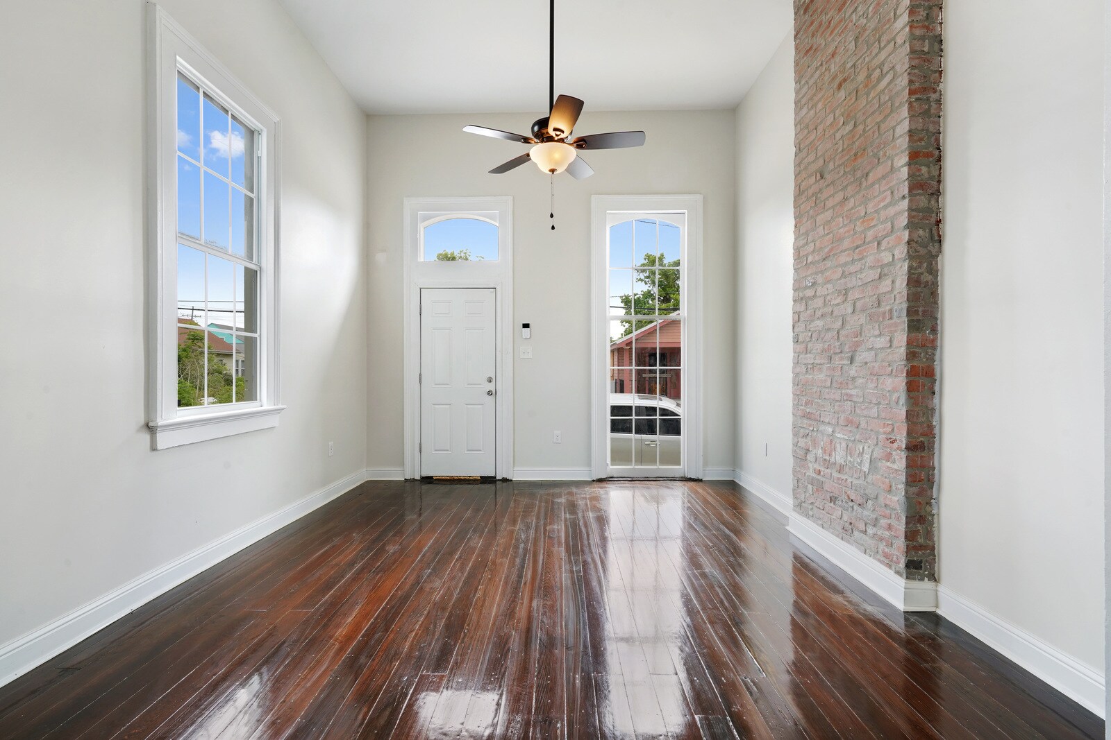 Building Photo - 1618 Marigny St