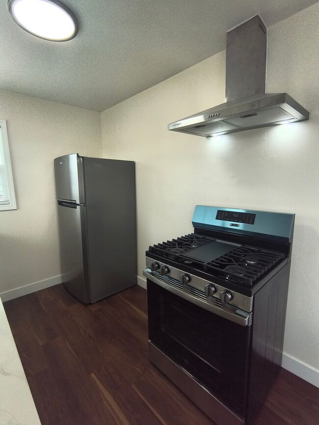 Building Photo - Newly Remodeled Spacious 1BD/1BTH Located In Hayward Near Mission Blvd!!!