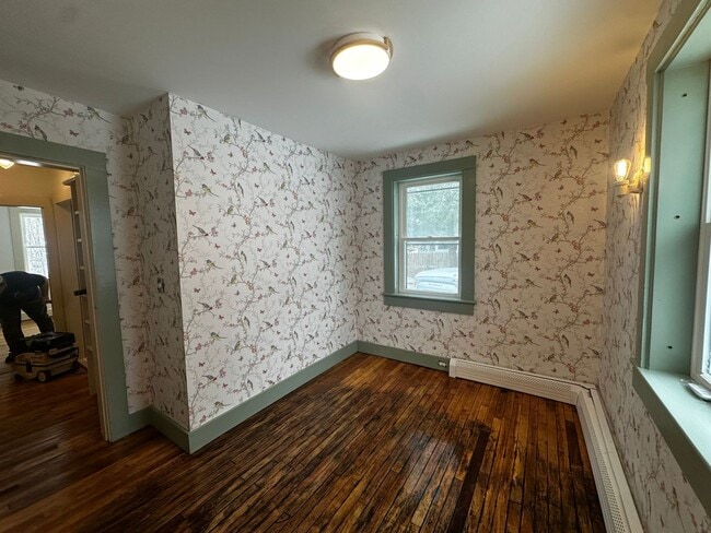 Building Photo - Newly Renovated 3-Bed Single Family Home