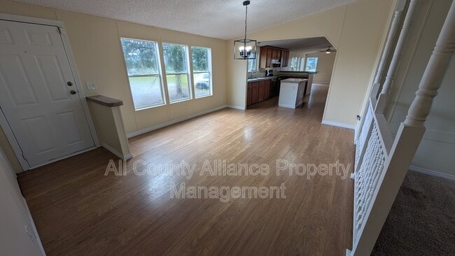 Building Photo - 13406 Lake Dr