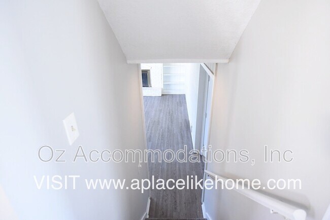 Building Photo - 16604 W 142nd Cir
