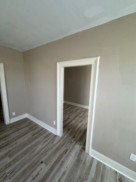 Building Photo - 1832 Franklin Ave