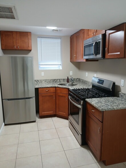 Building Photo - 34 Blaine Ave