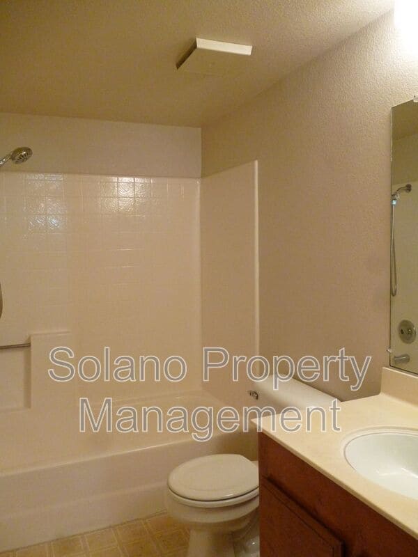 Building Photo - 159 Stageline Dr