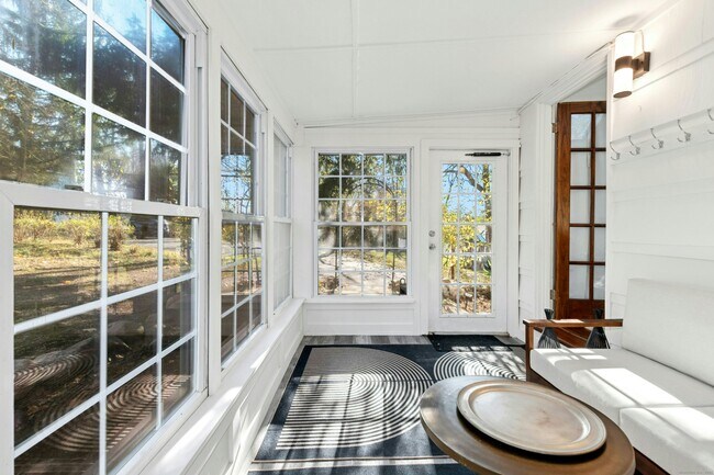 Building Photo - 2 Cross Hwy