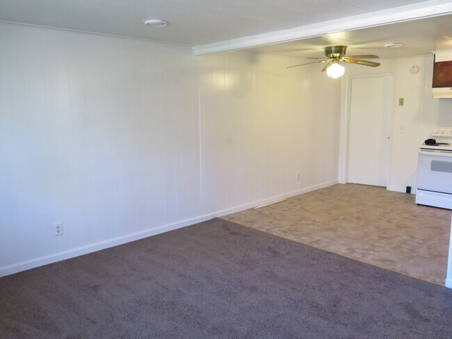 Building Photo - 2553-2555 Lloyd Rd