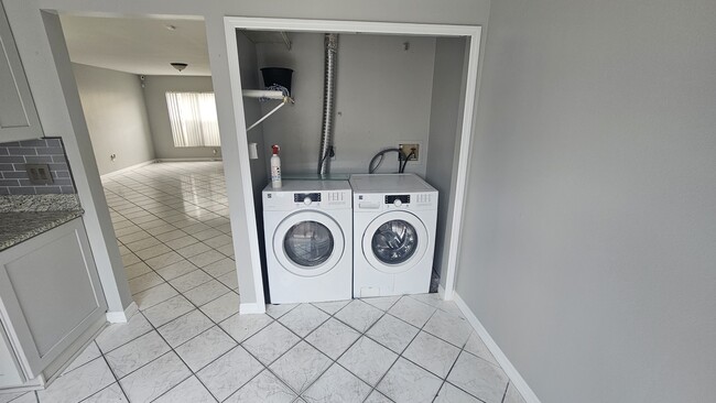 Building Photo - 1702 Shady Ridge Ct