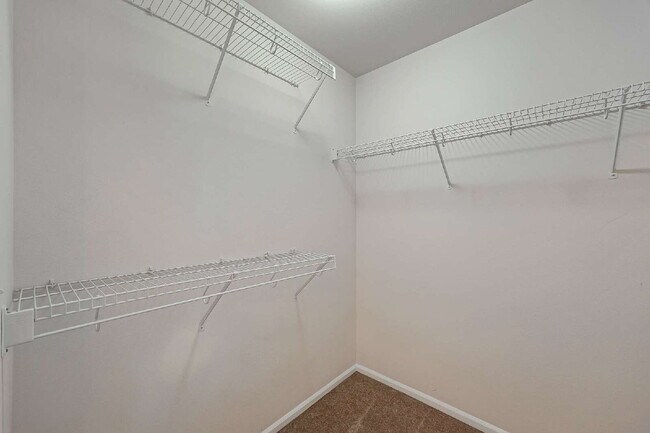 Building Photo - This is a beautiful property in the Savana...