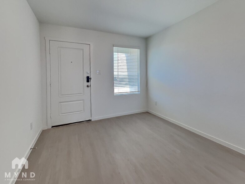 Building Photo - 302 Gadwall Ave