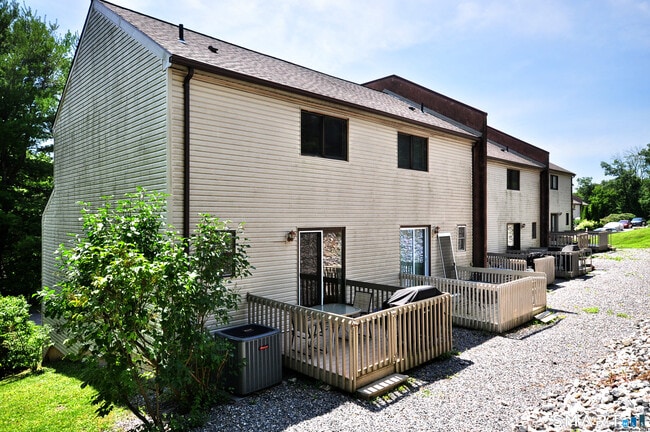 Building Photo - 349 Allen Rd