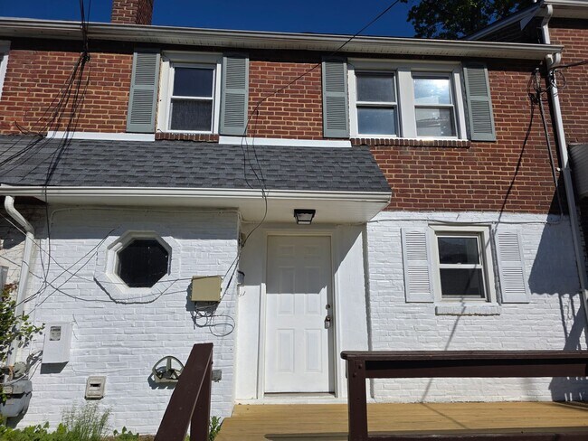 Building Photo - 17 Paynter Dr