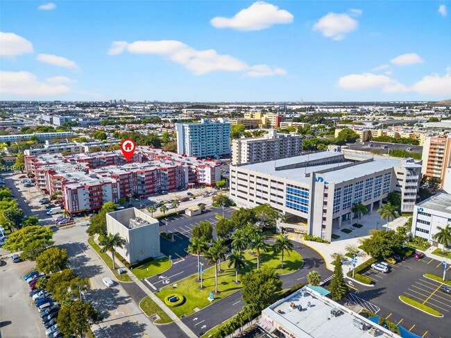 Building Photo - 1750 W 46th St