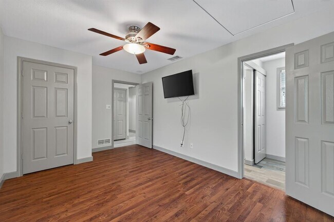 Building Photo - 4301 Hyridge Dr
