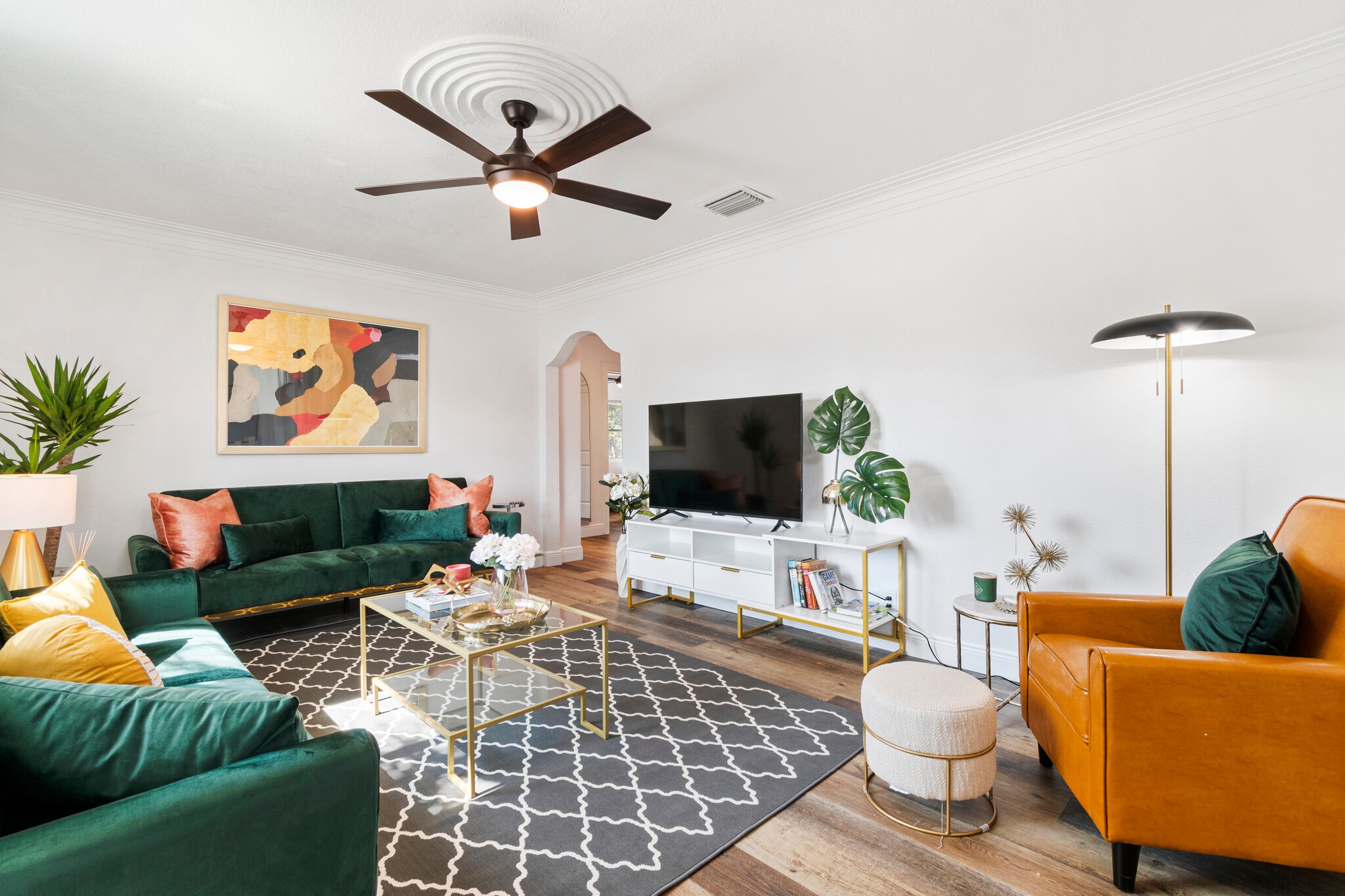 Building Photo - 2402 W Cypress St