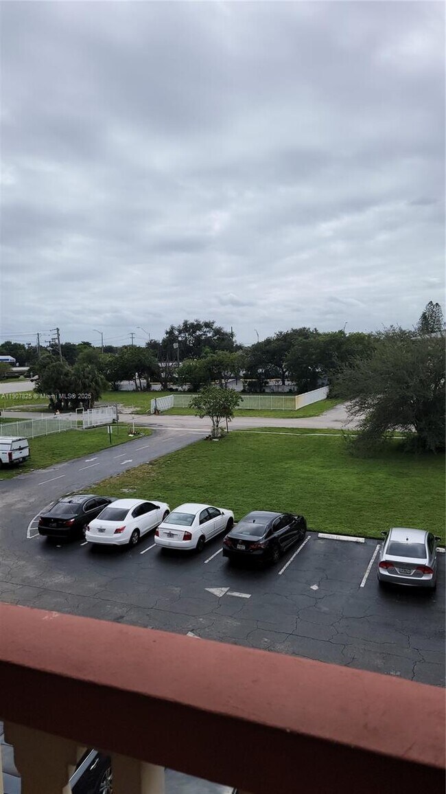 Building Photo - 4731 NW 10th Ct