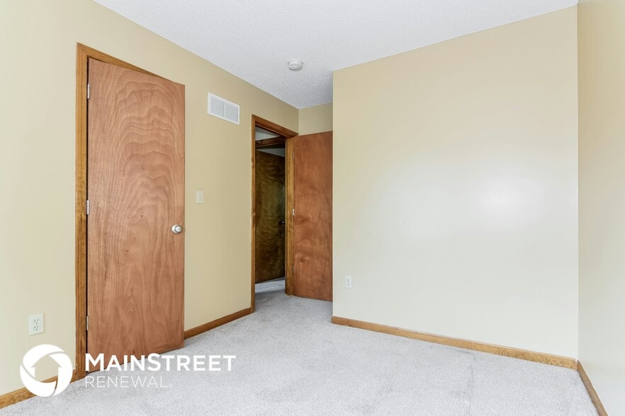 Building Photo - 207 Mesa Dr