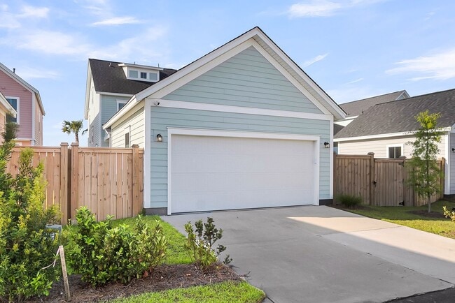 Building Photo - Beautiful 3 Bedrooms, 3.5 Bathrooms Home i...